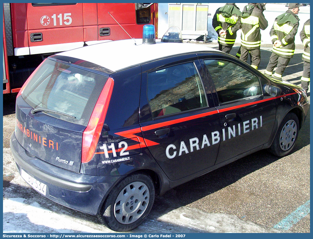 CC BQ534
Arma dei Carabinieri
Fiat Punto II serie
Parole chiave: CC;C.C.;Arma;dei;Carabinieri;Fiat;Punto