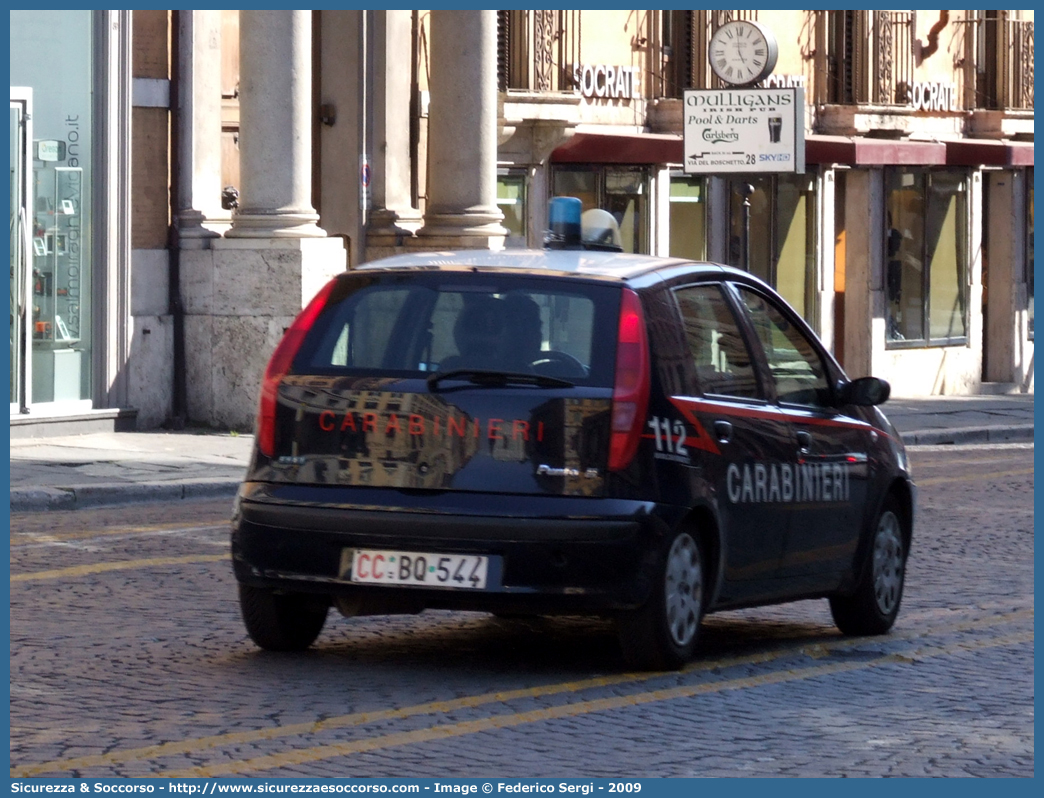 CC BQ544
Arma dei Carabinieri
Fiat Punto II serie
Parole chiave: CC;C.C.;Arma;dei;Carabinieri;Fiat;Punto