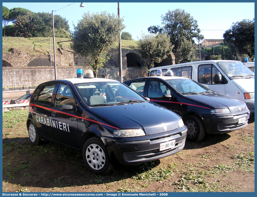 CC BR963
Arma dei Carabinieri
Fiat Punto II serie
Parole chiave: CC;C.C.;Arma;dei;Carabinieri;Fiat;Punto