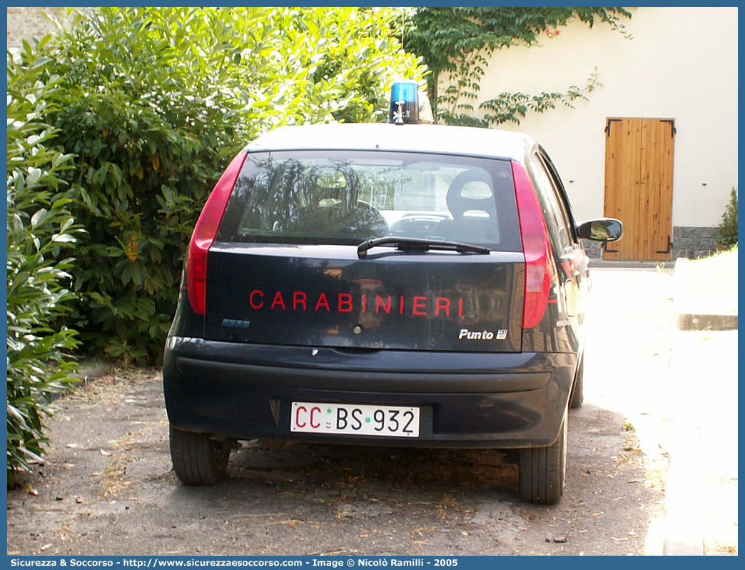 CC BS932
Arma dei Carabinieri
Fiat Punto II serie
Parole chiave: CC;C.C.;Arma;dei;Carabinieri;Fiat;Punto