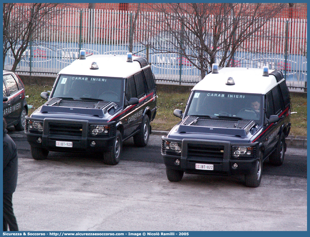 CC BT822
Arma dei Carabinieri
Battaglioni Mobili
Land Rover Discovery II serie Restyling
Parole chiave: CC;C.C.;Arma;dei;Carabinieri;Battaglioni;Battaglione;Mobili;Land Rover;Discovery;Ordine;Pubblico;Blindato