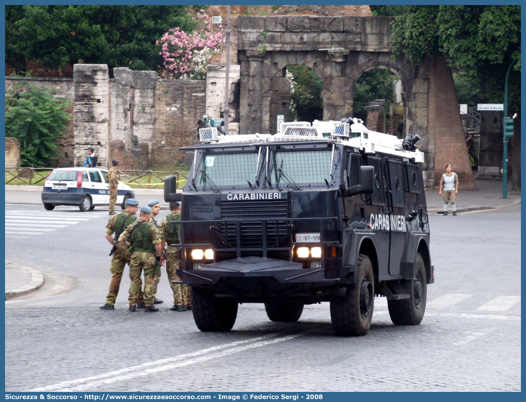 CC BT996
Arma dei Carabinieri
Battaglioni Mobili
BAE Systems Iveco RG12
Parole chiave: CC;C.C.;Arma;dei;Carabinieri;Battaglioni;Mobili;Iveco;BAE;Systems;RG12;Blindato;Ordine;Pubblico