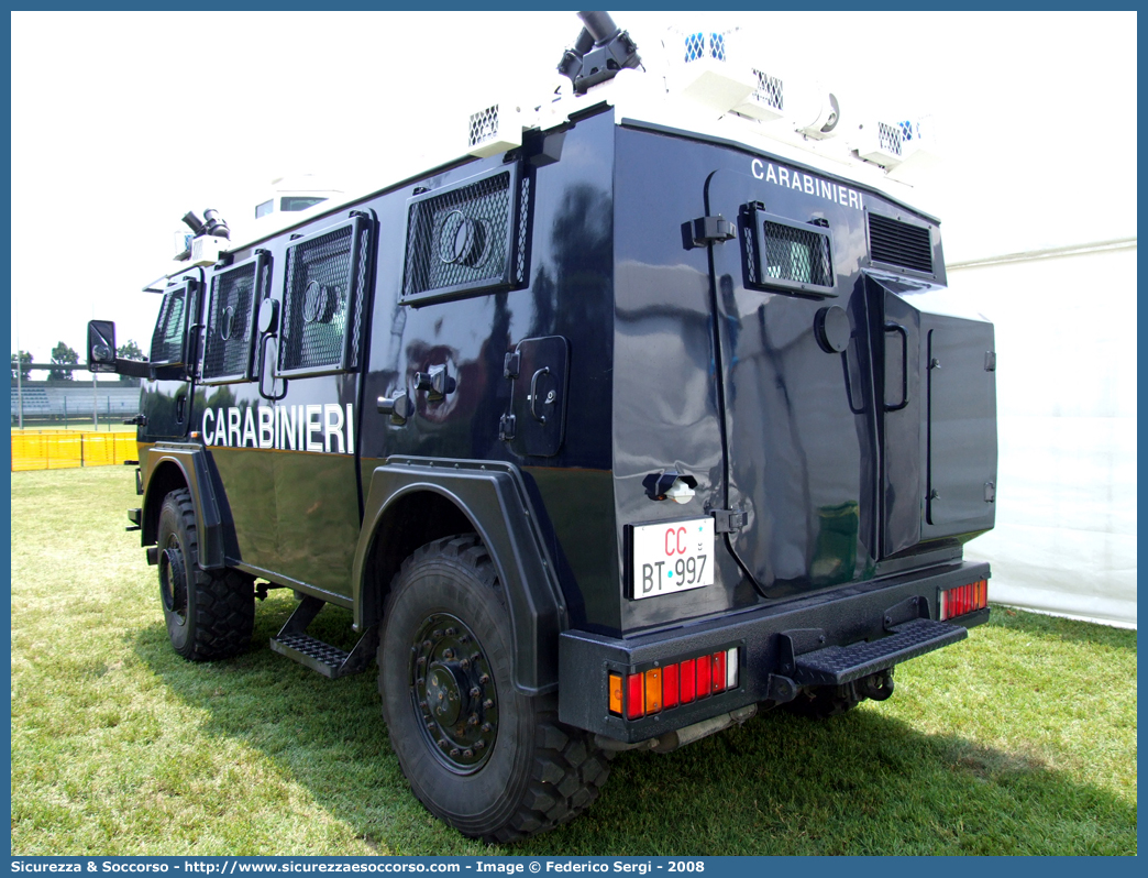 CC BT997
Arma dei Carabinieri
Battaglioni Mobili
BAE Systems Iveco RG12
Parole chiave: CC;C.C.;Arma;dei;Carabinieri;Battaglioni;Mobili;Iveco;BAE;Systems;RG12;Blindato;Ordine;Pubblico