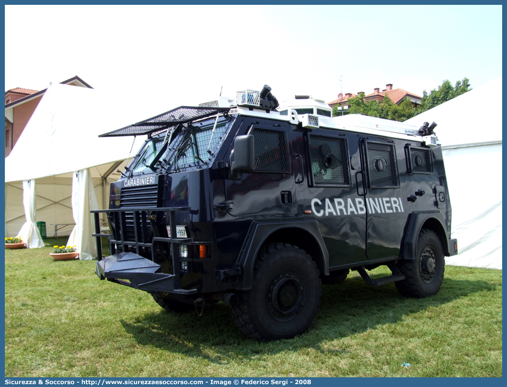 CC BT997
Arma dei Carabinieri
Battaglioni Mobili
BAE Systems Iveco RG12
Parole chiave: CC;C.C.;Arma;dei;Carabinieri;Battaglioni;Mobili;Iveco;BAE;Systems;RG12;Blindato;Ordine;Pubblico