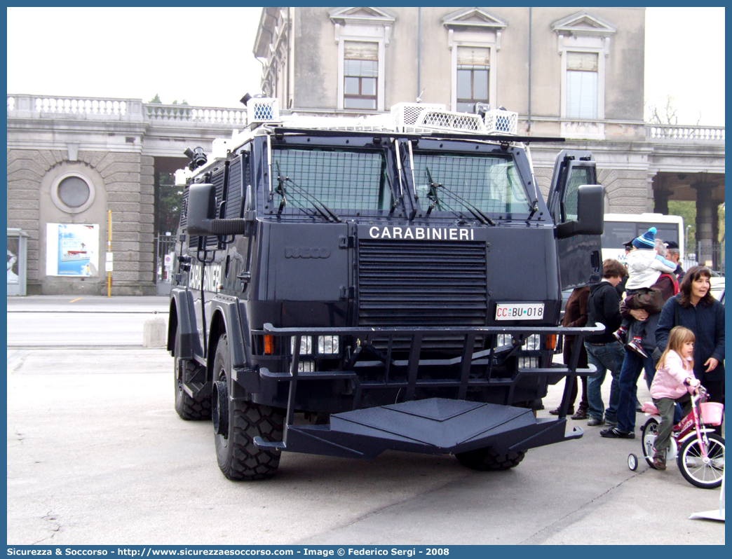 CC BU018
Arma dei Carabinieri
Battaglioni Mobili
BAE Systems Iveco RG12
Parole chiave: CC;C.C.;Arma;dei;Carabinieri;Battaglioni;Mobili;Iveco;BAE;Systems;RG12;Blindato;Ordine;Pubblico