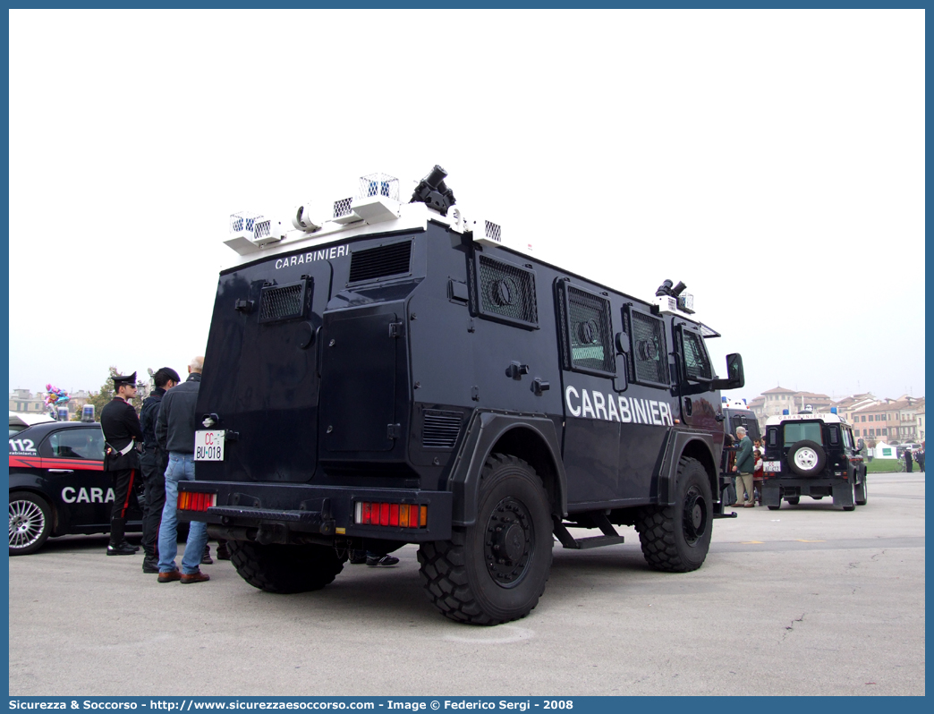 CC BU018
Arma dei Carabinieri
Battaglioni Mobili
BAE Systems Iveco RG12
Parole chiave: CC;C.C.;Arma;dei;Carabinieri;Battaglioni;Mobili;Iveco;BAE;Systems;RG12;Blindato;Ordine;Pubblico