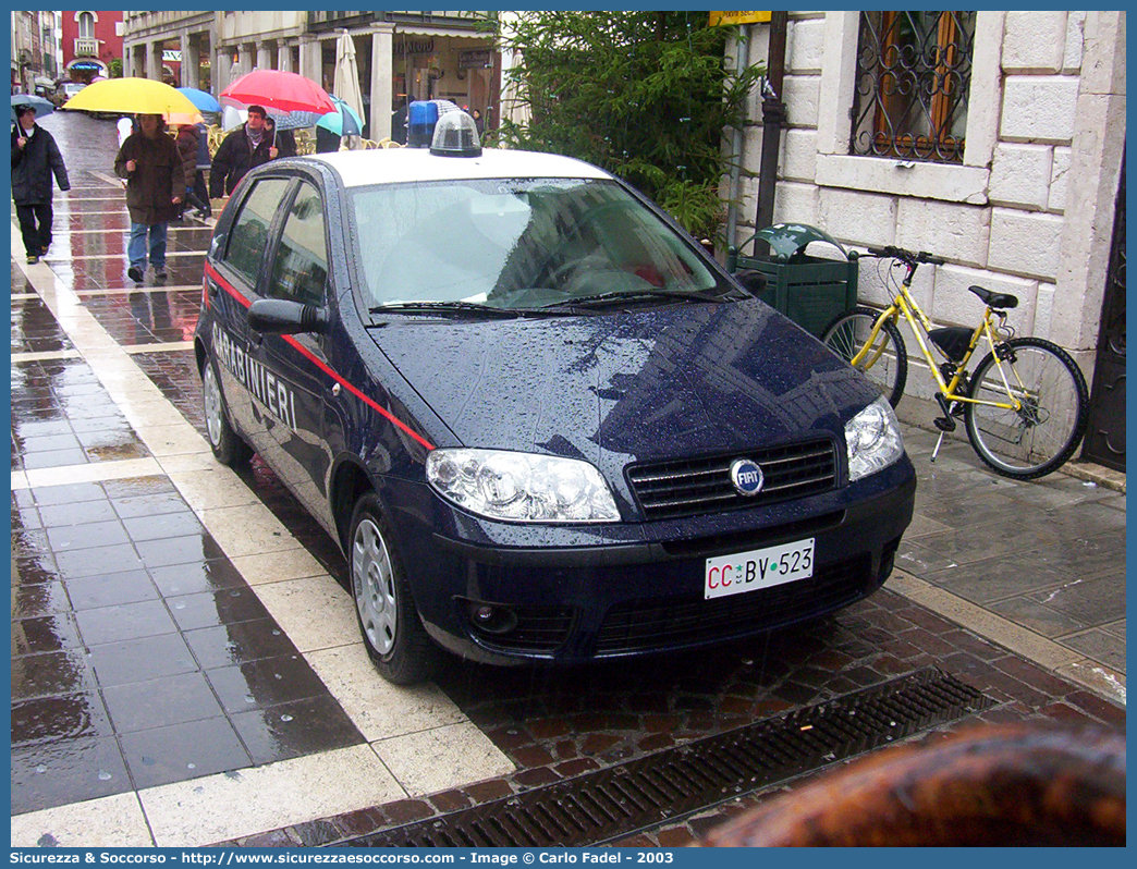 CC BV523
Arma dei Carabinieri
Fiat Punto III serie
Parole chiave: CC;C.C.;Arma;dei;Carabinieri;Fiat;Punto