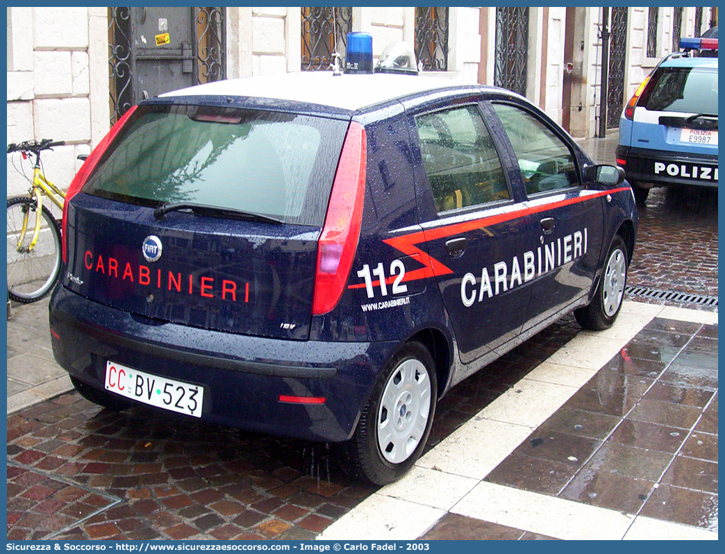 CC BV523
Arma dei Carabinieri
Fiat Punto III serie
Parole chiave: CC;C.C.;Arma;dei;Carabinieri;Fiat;Punto