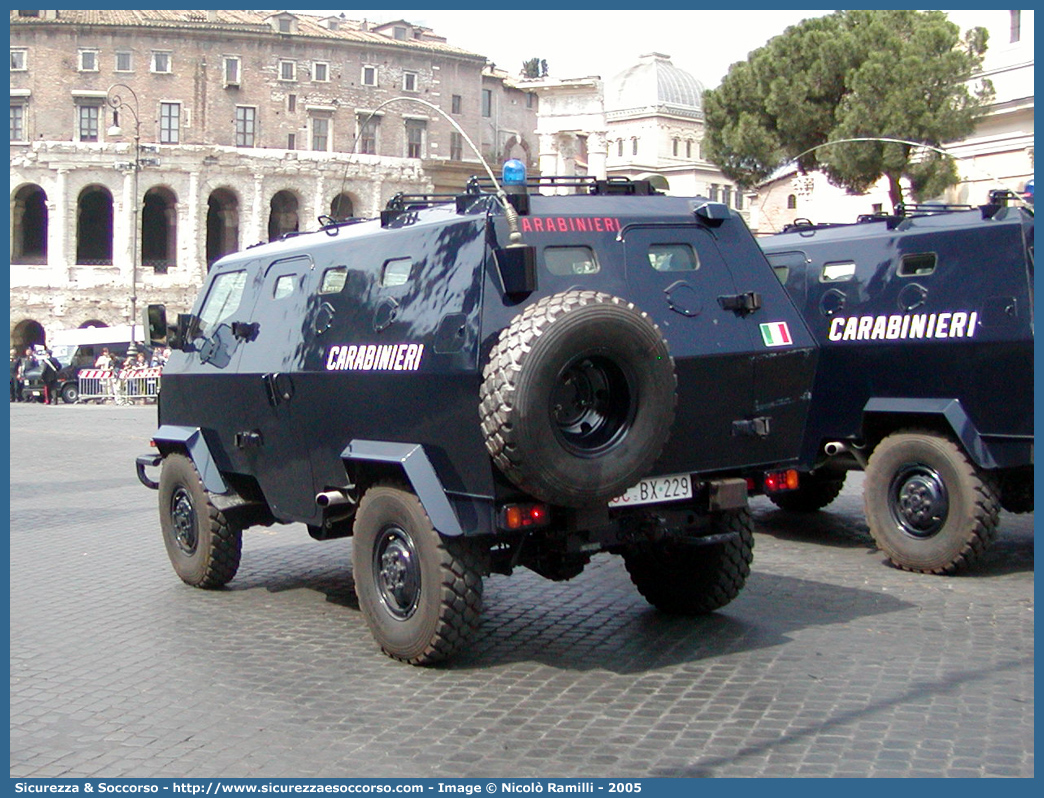 CC BX229
Arma dei Carabinieri
Battaglioni Mobili
Iveco VM90P
Parole chiave: CC;C.C.;Arma;dei;Carabinieri;Battaglione;Battaglioni;Mobile;Mobili;Iveco;VM90P