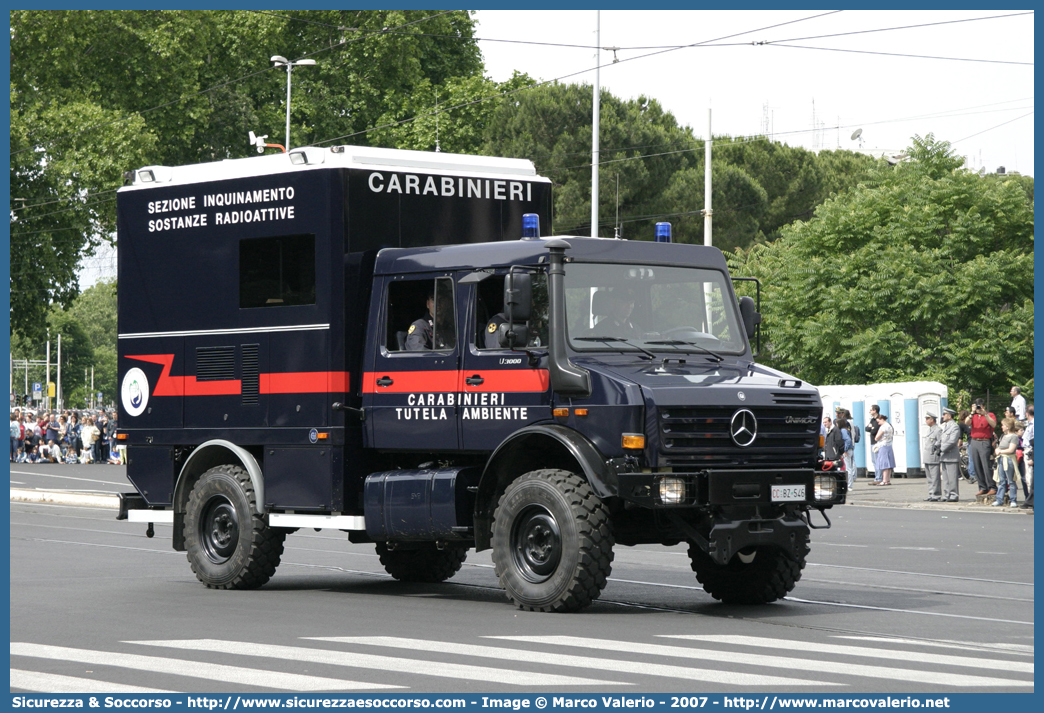 CC BZ546
Arma dei Carabinieri
Comando Unità per la Tutela Forestale, 
Ambientale e Agroalimentare
Mercedes Benz Unimog U3000
Allestitore GB Barberi S.r.l.
Parole chiave: CC;C.C.;Arma;dei;Carabinieri;Comando;Unità;per;la;Tutela;Forestale;Ambientale;Agroalimentare;Tutela;Ambiente;Mercedes Benz;Unimog;U3000;GB;G.B.;Barberi