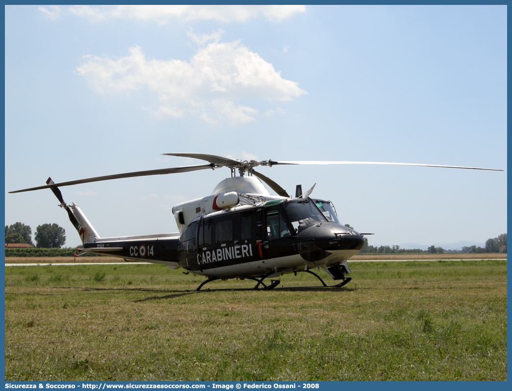 MM81367 / CC 14
Arma dei Carabinieri
Raggruppamento Carabinieri Aeromobili
Agusta Bell AB412 
Parole chiave: CC;C.C.;Arma;Carabinieri;Raggruppamento;Aeromobili;Agusta;Bell;AB412