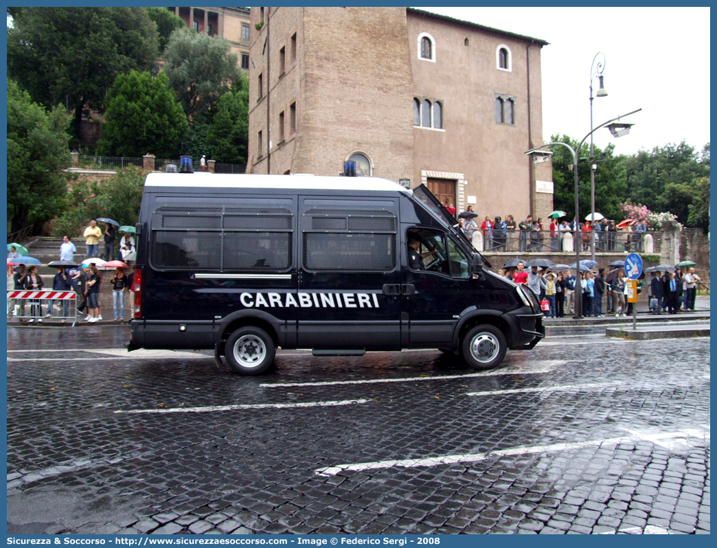 CC CJ901
Arma dei Carabinieri
Battaglioni Mobili
Iveco Daily 50C18 IV serie
Parole chiave: CC;C.C.;Arma;Carabinieri;Battaglioni Mobili;Battaglione Mobile;Iveco;Daily;50C18 IV;Blindato;Ordine Pubblico