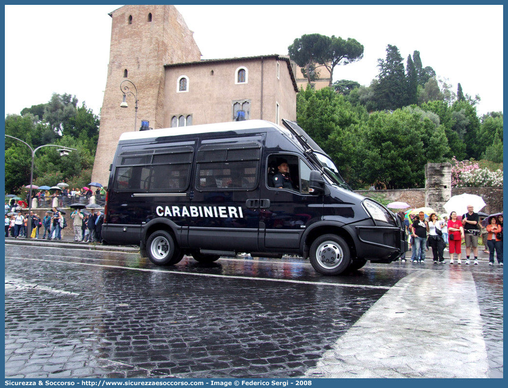 CC CJ901
Arma dei Carabinieri
Battaglioni Mobili
Iveco Daily 50C18 IV serie
Parole chiave: CC;C.C.;Arma;Carabinieri;Battaglioni;Mobili;Battaglione;Mobile;Iveco;Daily;50C18;Blindato;Ordine;Pubblico