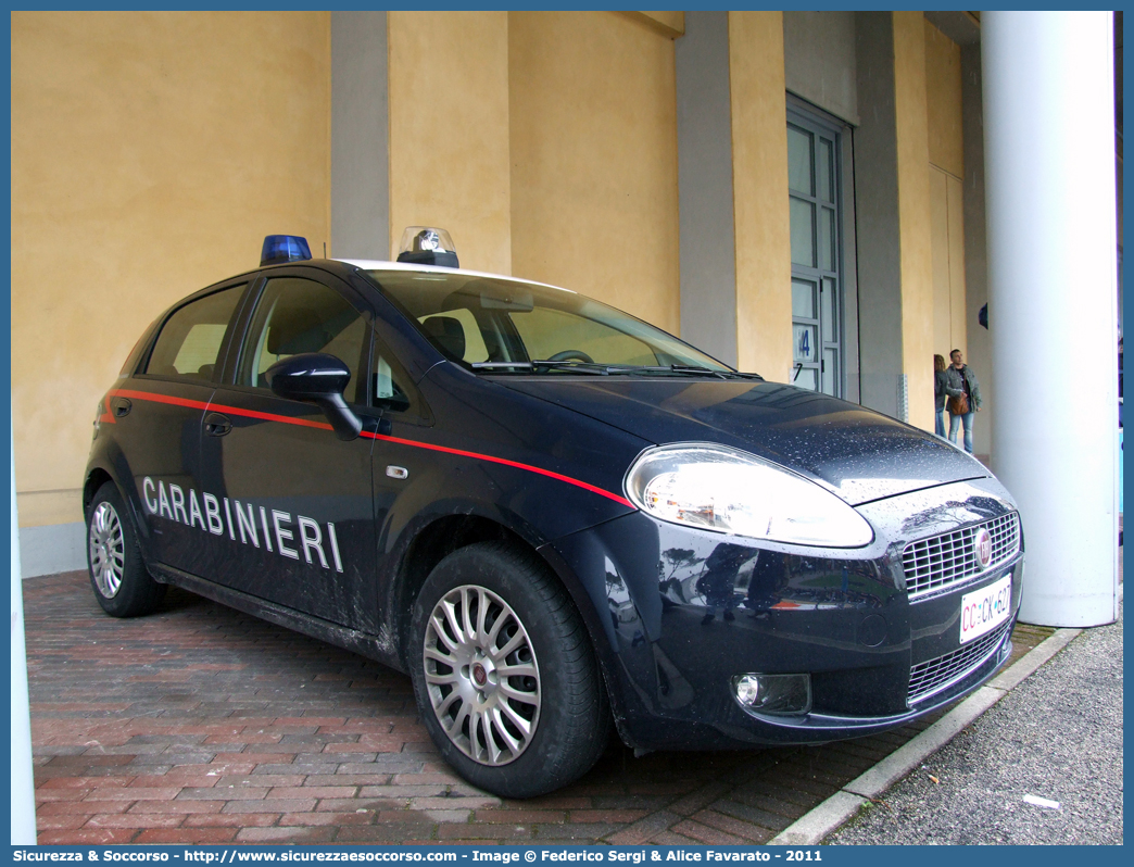 CC CK627
Arma dei Carabinieri
Fiat Grande Punto
Parole chiave: CC;C.C.;Arma;Carabinieri;Fiat;Grande;Punto;CK627