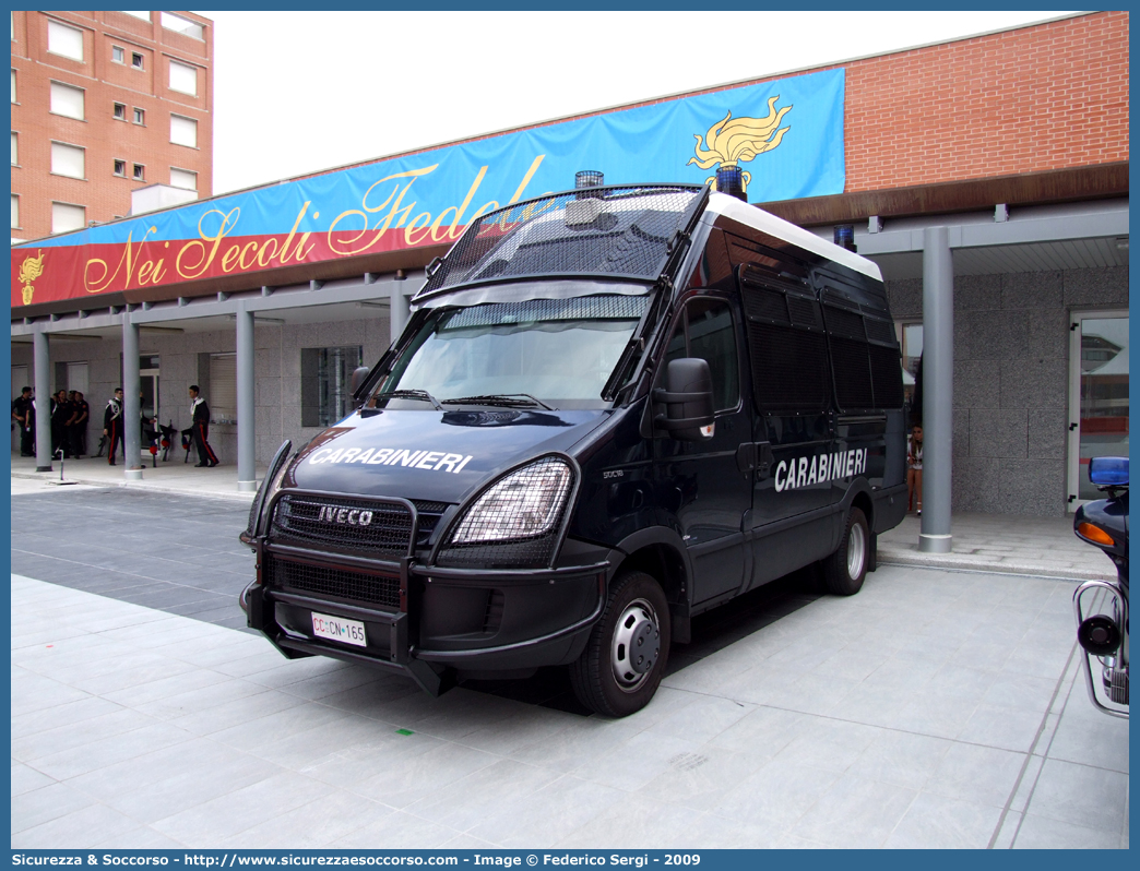 CC CN165
Arma dei Carabinieri
Battaglioni Mobili
Iveco Daily 50C18 IV serie
Parole chiave: CC;C.C.;Arma;Carabinieri;Battaglioni;Mobili;Battaglione;Mobile;Iveco;Daily;50C18;Blindato;Ordine;Pubblico