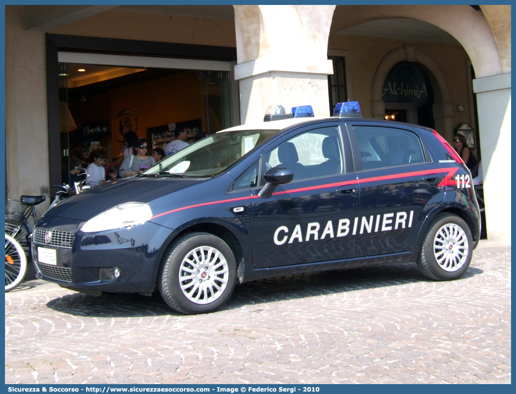 CC CP954
Arma dei Carabinieri
Fiat Grande Punto
Parole chiave: CC;C.C.;Arma;Carabinieri;Fiat;Grande;Punto;CP954