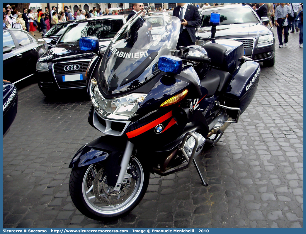 EI A2373
Arma dei Carabinieri
Reparto Carabinieri presso l'Esercito Italiano
Bmw R1200RT
Parole chiave: EIA2373;Arma dei Carabinieri;Reparto Carabinieri presso l'Esercito Italiano;BMW R1200 RT