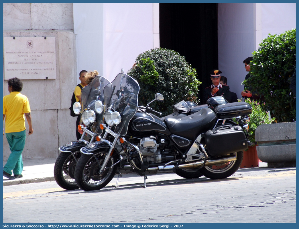 -
Arma dei Carabinieri
Reggimento Corazzieri
Moto Guzzi California 1100i
Parole chiave: CC;C.C.;Arma;dei;Carabinieri;Reggimento;Corazzieri;Moto;Guzzi;1100i;California