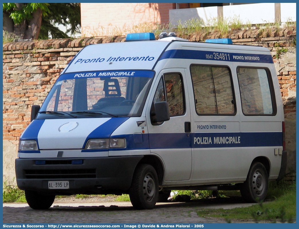 -
Polizia Municipale
Comune di Cesena
Nucleo Pronto Intervento
Fiat Ducato II serie
Parole chiave: Polizia;Locale;Municipale;Cesena;Fiat;Ducato;Pronto;Intervento