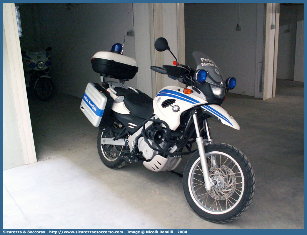 -
Polizia Municipale
Comune di Cesena
Bmw F650GS
Parole chiave: Polizia;Locale;Municipale;Cesena;Bmw;F650GS