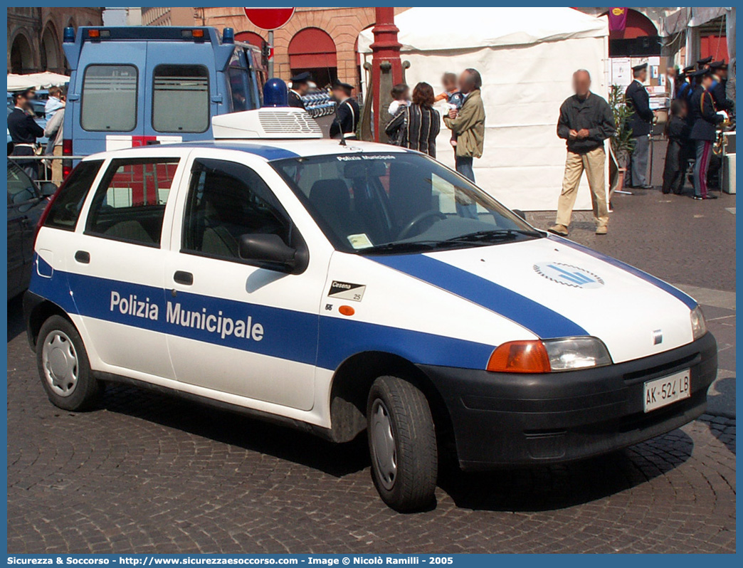 -
Polizia Municipale
Comune di Cesena
Fiat Punto I serie
Parole chiave: Polizia;Locale;Municipale;Cesena;Fiat;Punto