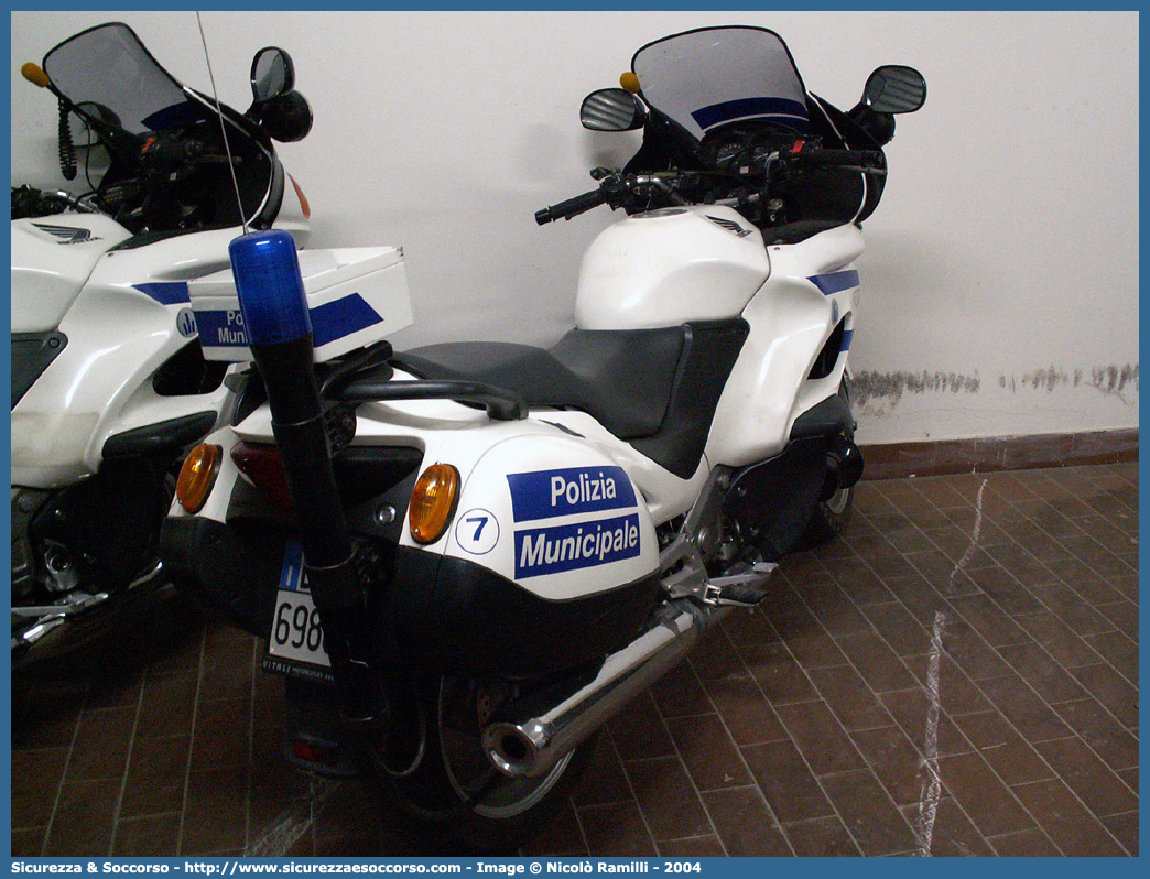 -
Polizia Municipale
Comune di Cesenatico
Honda Deauville
Parole chiave: Polizia;Locale;Municipale;Cesenatico;Honda;Deauville