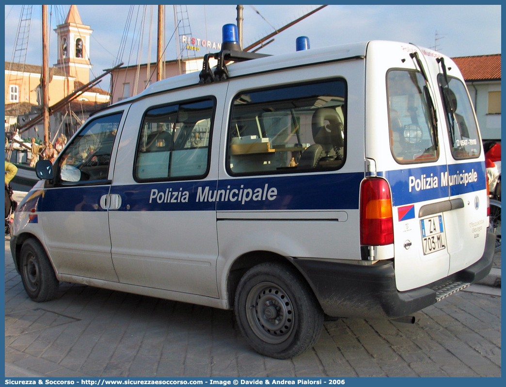 -
Polizia Municipale
Comune di Cesenatico
Nissan Vanette Cargo II serie
Parole chiave: Polizia;Locale;Municipale;Cesenatico;Nissan;Vanette