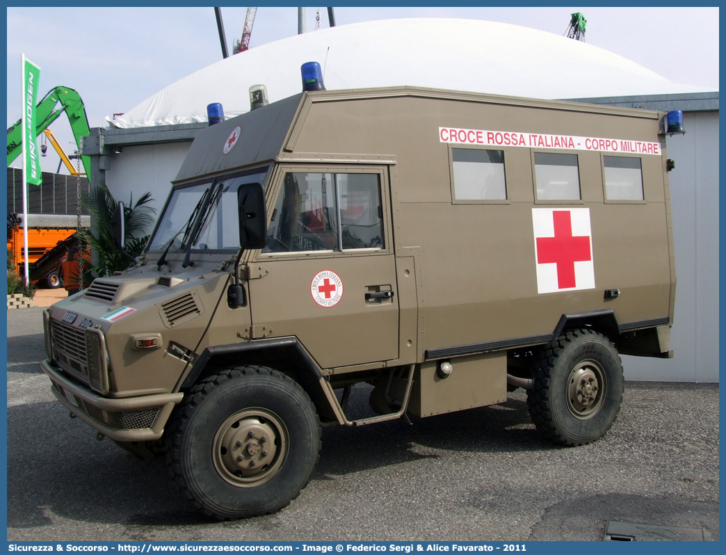 CRI A013D
Croce Rossa Italiana
Corpo Militare
Iveco VM 90
Parole chiave: CRIM;C.R.I.M.;Croce;Rossa;Italiana;Corpo;Militare;Iveco;VM90;VM;90