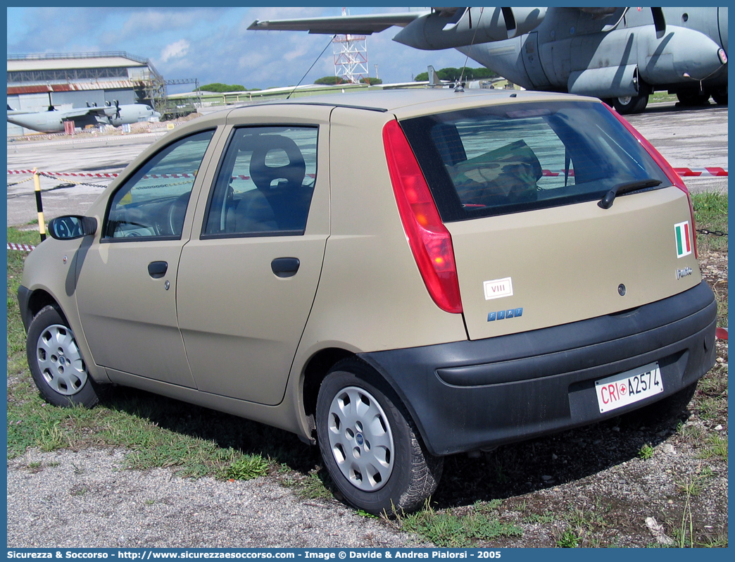 CRI A2574
Croce Rossa Italiana
Corpo Militare
Fiat Punto II serie
Parole chiave: CRIM;C.R.I.M.;Croce;Rossa;Italiana;Corpo;Militare;Fiat;Punto