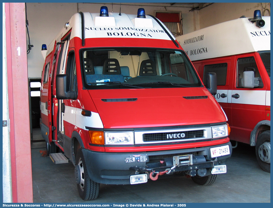 VF 21493
Corpo Nazionale Vigili del Fuoco
Nucleo Soccorso Subacqueo e Acquatico
Iveco Daily 60C15 III serie
Allestitore EDM S.r.l.
Parole chiave: Corpo;Nazionale;Vigili del Fuoco;Vigili;Fuoco;Iveco;Daily;60C15;NSSA;N.S.S.A.;Soccorso;Subacqueo;Acquatico;Sommozzatori;Subacquei;EDM;E.D.M.