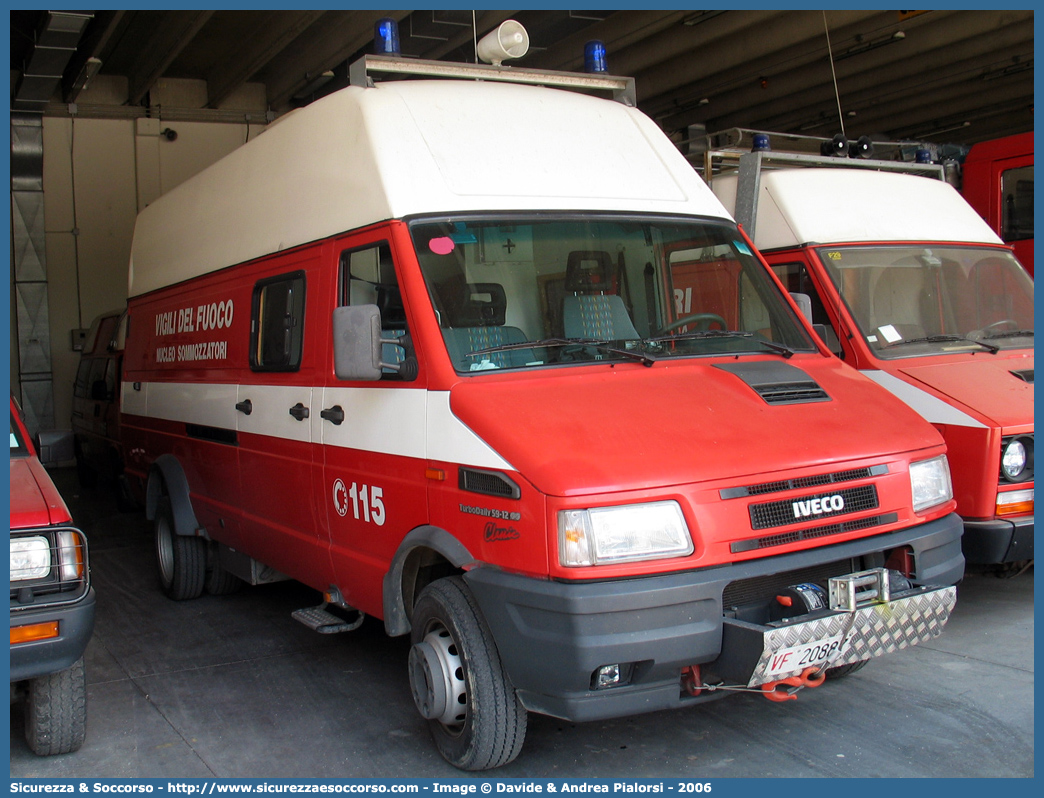 VF 20887
Corpo Nazionale Vigili del Fuoco
Nucleo Soccorso Subacqueo e Acquatico
Iveco Daily 59-12 II serie
Parole chiave: VVF;V.V.F.;Corpo;Nazionale;Vigili;del;Fuoco;Iveco;Daily;59-12;59.12;NSSA;N.S.S.A.;Soccorso;Subacqueo;Acquatico;Sommozzatori;Subacquei