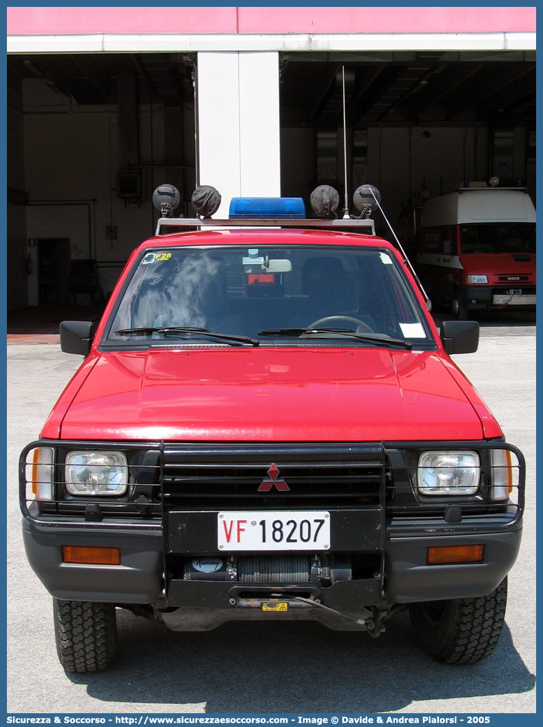 VF 18207
Corpo Nazionale Vigili del Fuoco
Nucleo Soccorso Subacqueo e Acquatico
Mitsubishi L200 II serie
Parole chiave: Corpo;Nazionale;Vigili del Fuoco;Vigili;Fuoco;Mitsubishi;L200;L 200;NSSA;N.S.S.A.;Soccorso;Subacqueo;Acquatico;Sommozzatori;Subacquei