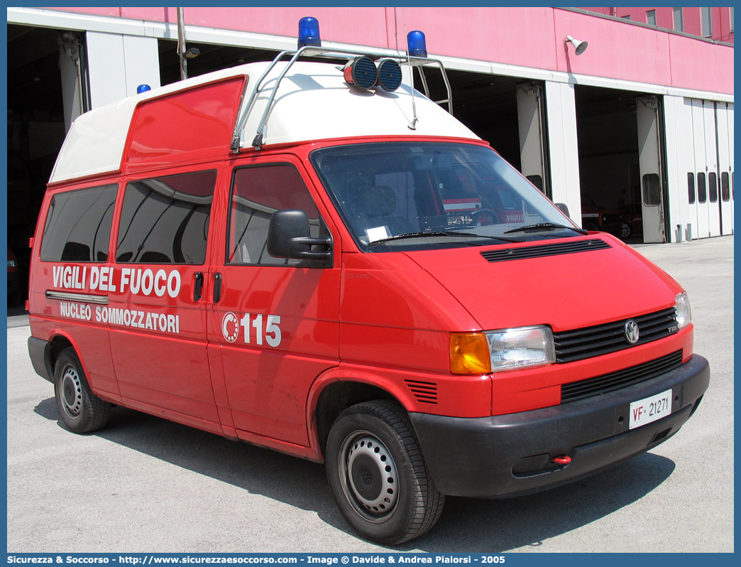 VF 21271
Corpo Nazionale Vigili del Fuoco
Nucleo Soccorso Subacqueo e Acquatico
Volkswagen Transporter T4
Parole chiave: Corpo;Nazionale;Vigili del Fuoco;Vigili;Fuoco;Volkswagen;Transporter;T4;NSSA;N.S.S.A.;Soccorso;Subacqueo;Acquatico;Sommozzatori;Subacquei