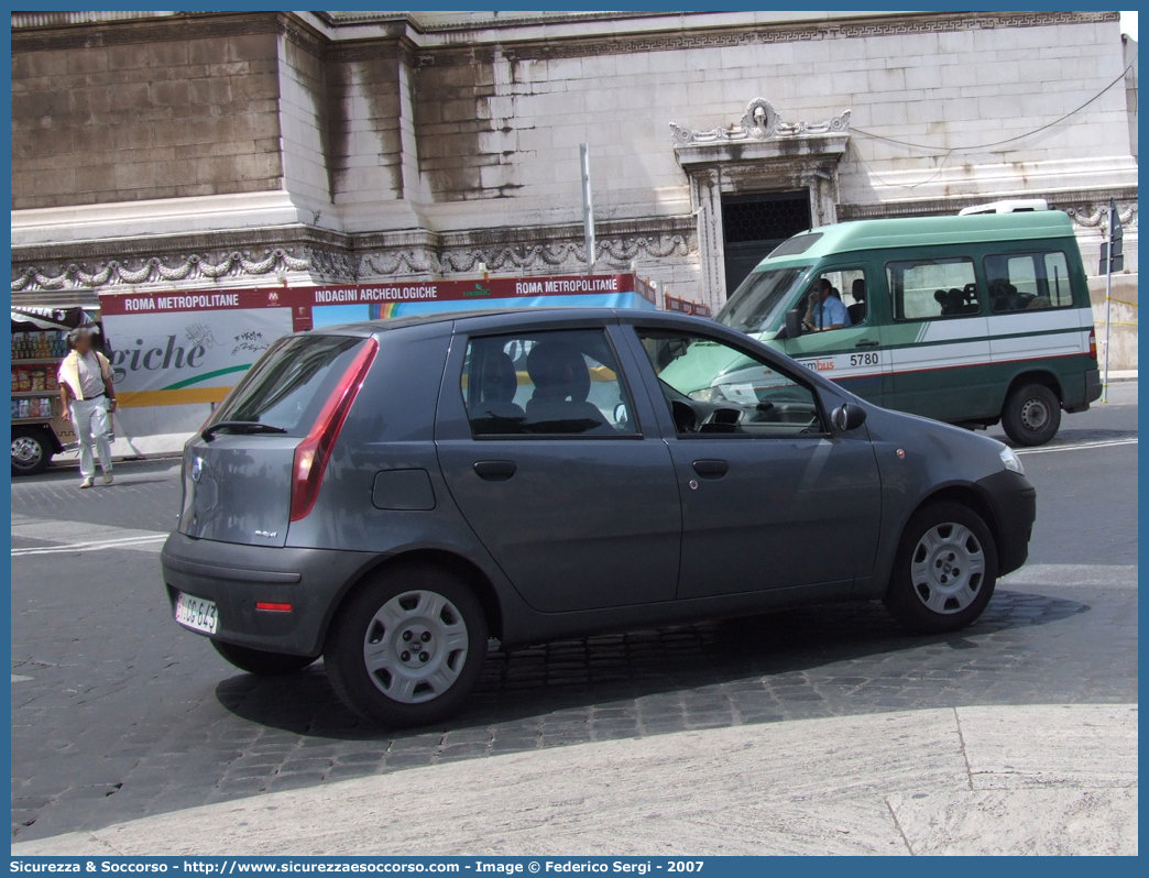 EI CG643
Esercito Italiano
Fiat Punto III serie
Parole chiave: EI;E.I.;Esercito;Italiano;Fiat;Punto