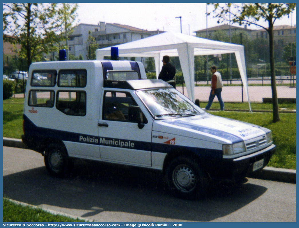 -
Polizia Municipale
Comune di Forlì
Fiat Fiorino II serie
Parole chiave: Polizia;Locale;Municipale;Forlì;Fiat;Fiorino