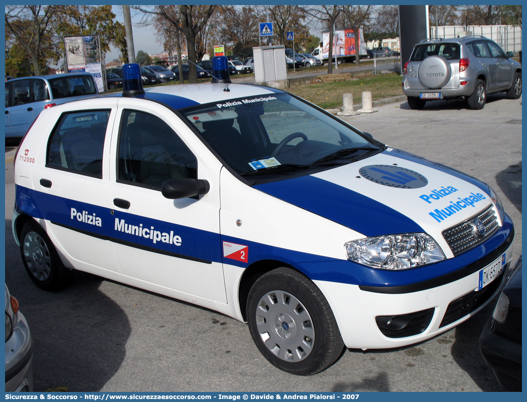 -
Polizia Municipale
Comune di Forlì
Fiat Punto III serie restyling
Parole chiave: Polizia;Locale;Municipale;Forlì;Fiat;Punto