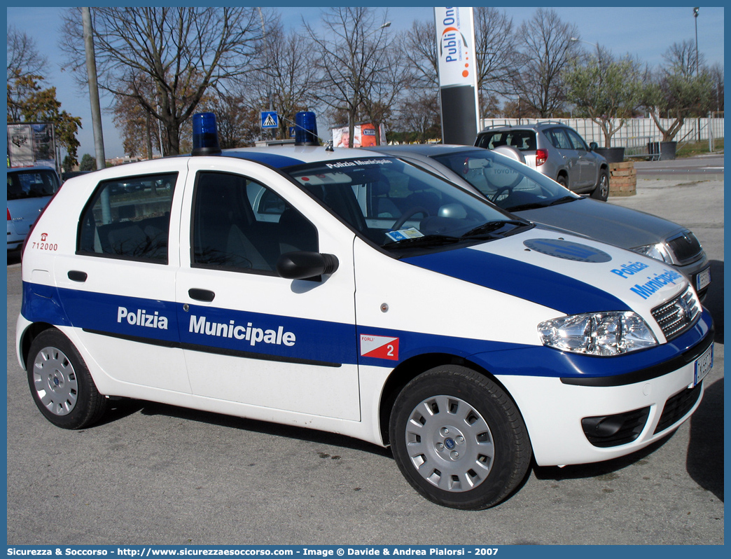 -
Polizia Municipale
Comune di Forlì
Fiat Punto III serie restyling
Parole chiave: Polizia;Locale;Municipale;Forlì;Fiat;Punto