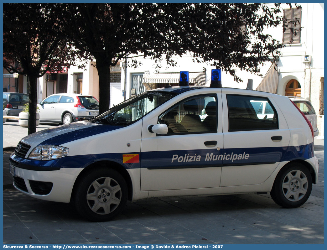 -
Polizia Municipale
Comune di Forlimpopoli
Fiat Punto III serie
Parole chiave: Polizia;Locale;Municipale;Forlimpopoli;Fiat;Punto