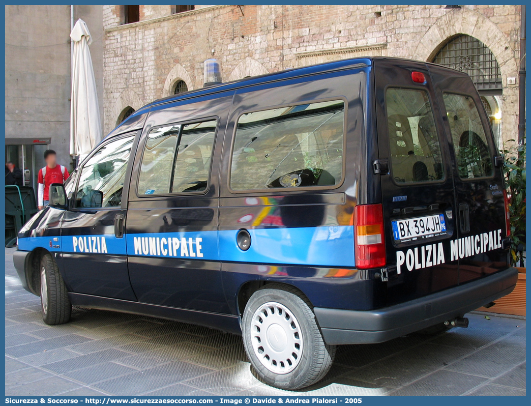 -
Polizia Municipale
Comune di Perugia
Fiat Scudo I serie
Parole chiave: Polizia;Locale;Municipale;Perugia;Fiat;Scudo