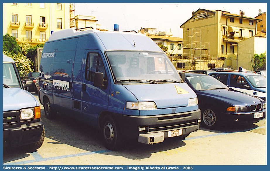 Polizia D2797
Polizia di Stato
Artificieri Antisabotaggio
Fiat Ducato II serie
Parole chiave: D2797;PS;P.S.;Polizia;Stato;Polizia di Stato;Artificieri;Antisabotaggio;Fiat;Ducato