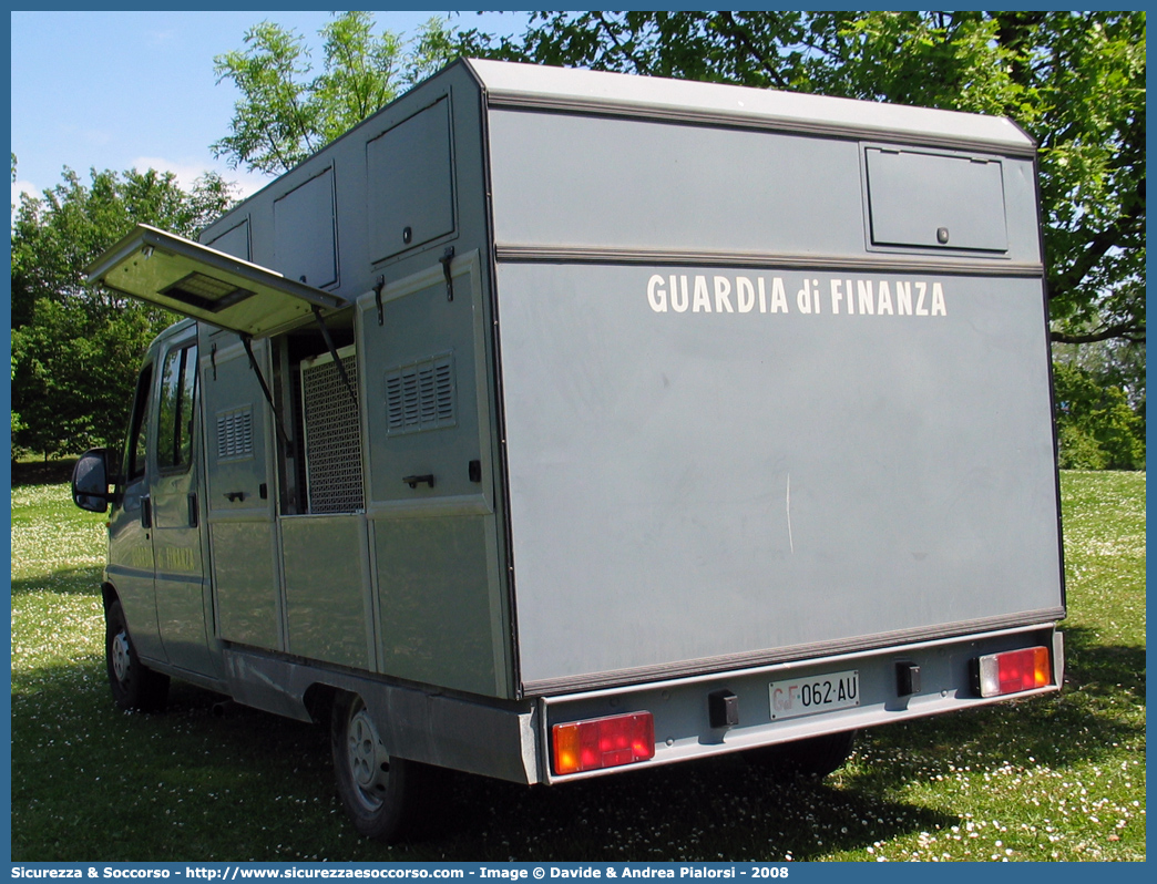 GdiF 062AU
Guardia di Finanza
Servizio Cinofilo
Fiat Ducato II serie

Parole chiave: GdiF;G.D.F.;GDF;Guardia di Finanza;Servizio Cinofilo;Fiat;Ducato II serie;062AU