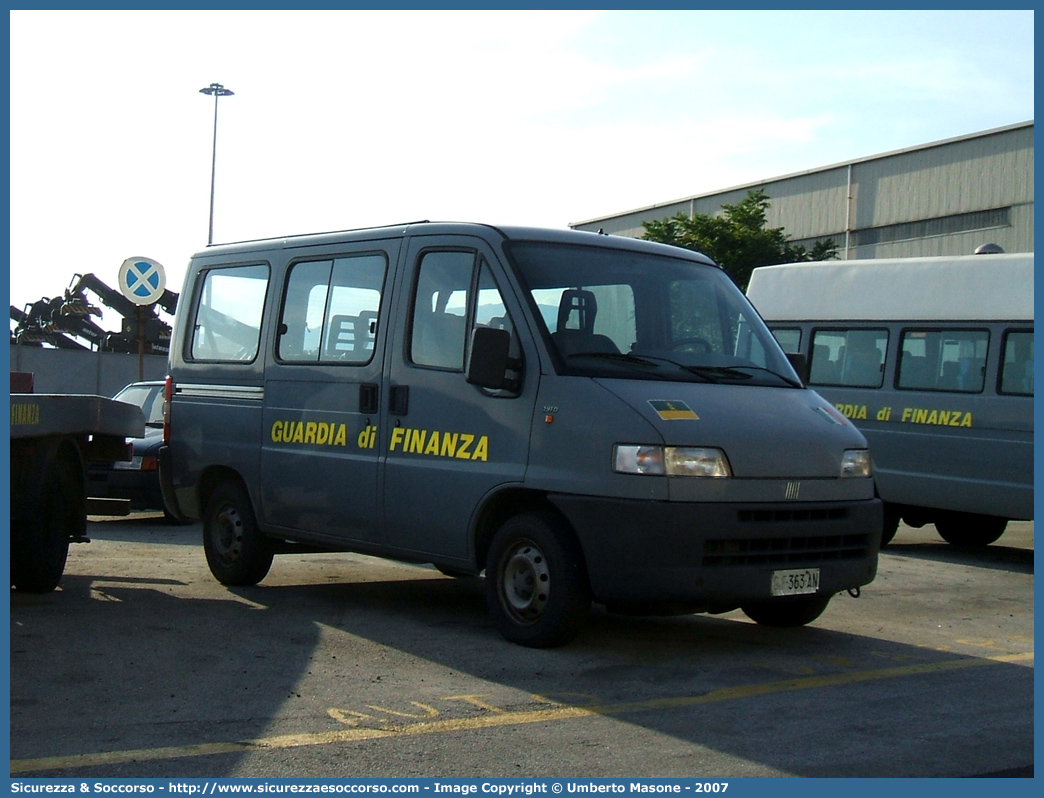 GdiF 363AN
Guardia di Finanza
Fiat Ducato II serie
Parole chiave: GdiF;G.D.F.;GDF;Guardia di Finanza;Fiat;Ducato II serie;363AN