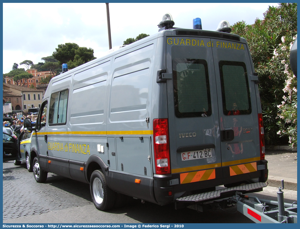 GdiF 412BC
Guardia di Finanza
R.O.A.N. Sommozzatori
Iveco Daily 50C18 IV serie
Allestitore Elevox S.r.l.
Parole chiave: GdiF;G.D.F.;GDF;Guardia di Finanza;R.O.A.N.;ROAN;Sommozzatori;Iveco;Daily;50C18;Elevox;412BC