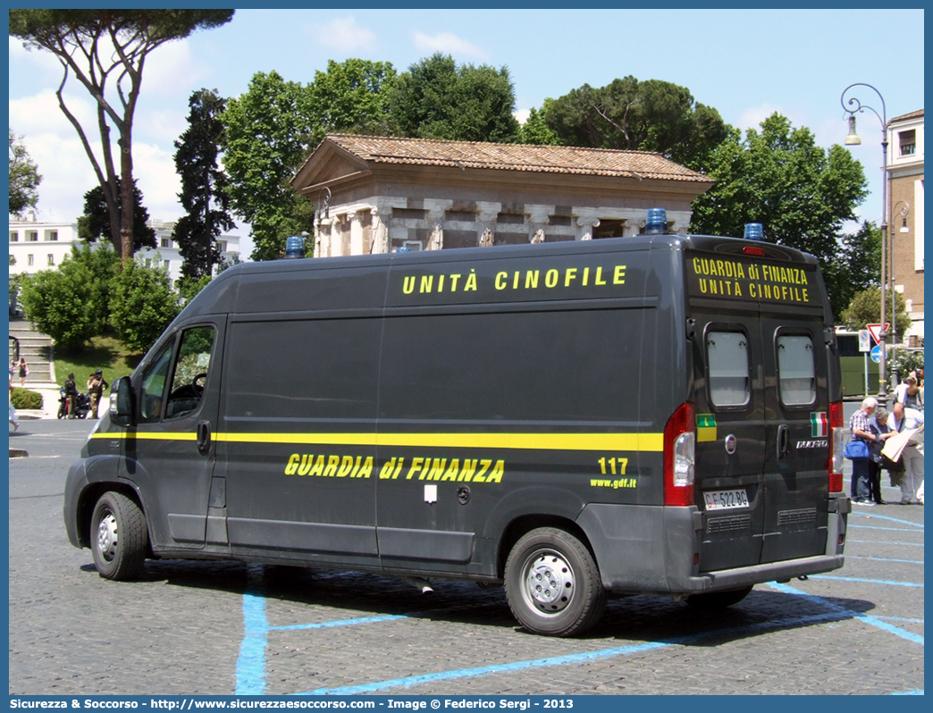 GdiF 522BG
Guardia di Finanza
Unità Cinofile
Fiat Ducato III serie
Allestitore Elevox S.r.l.
Parole chiave: GdiF;G.D.F.;GDF;Guardia di Finanza;Servizio;Cinofilo;Fiat;Ducato;X250;522BG;Elevox