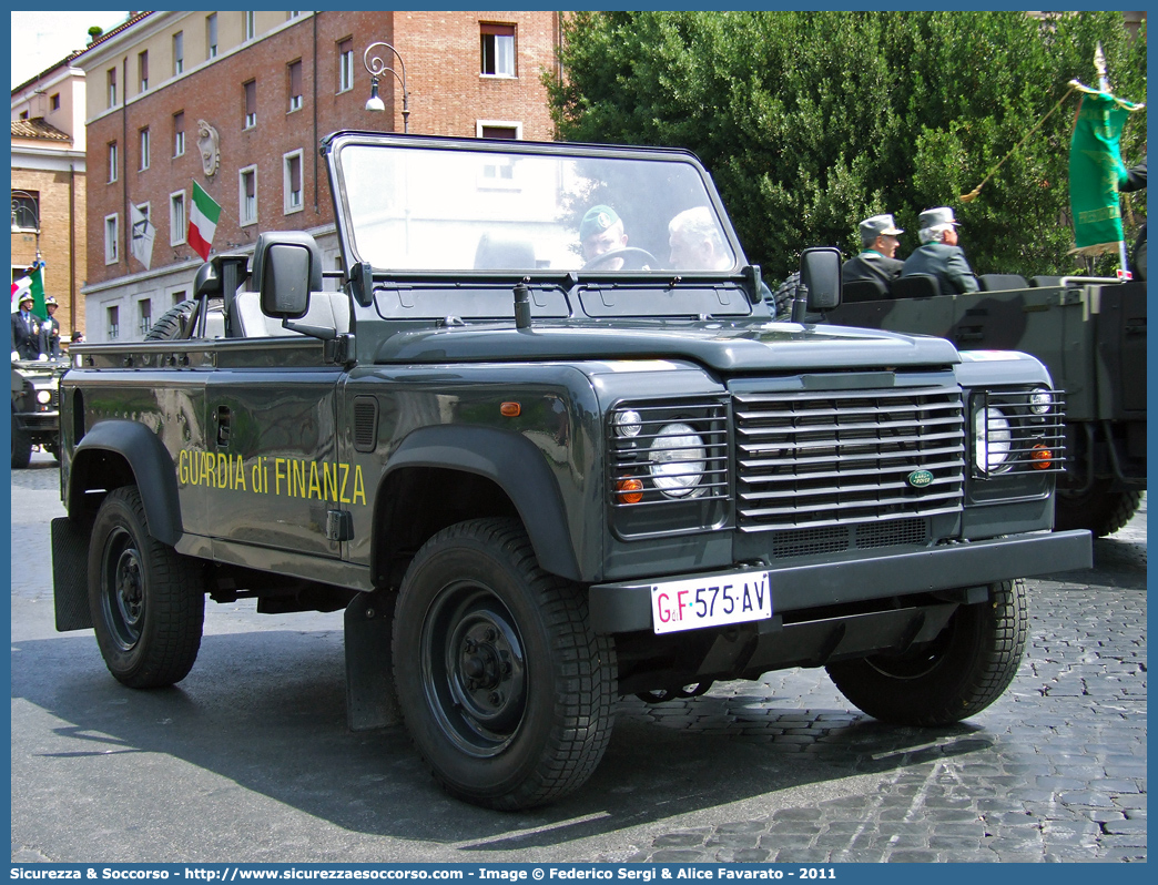 GdiF 575AV
Guardia di Finanza
Land Rover Defender 90
(variante)
Parole chiave: GdiF;G.D.F.;GDF;Guardia;di;Finanza;Land;Rover;Defender;90;575AV