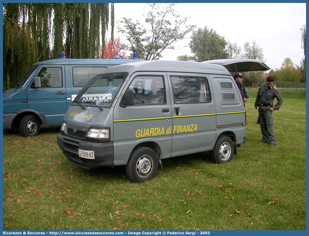 GdiF 599AT
Guardia di Finanza
Servizio Cinofili
Piaggio Porter II serie
Parole chiave: GdiF;G.D.F.;GDF;Guardia di Finanza;Servizio Cinofili;Piaggio;Porter II serie;599AT