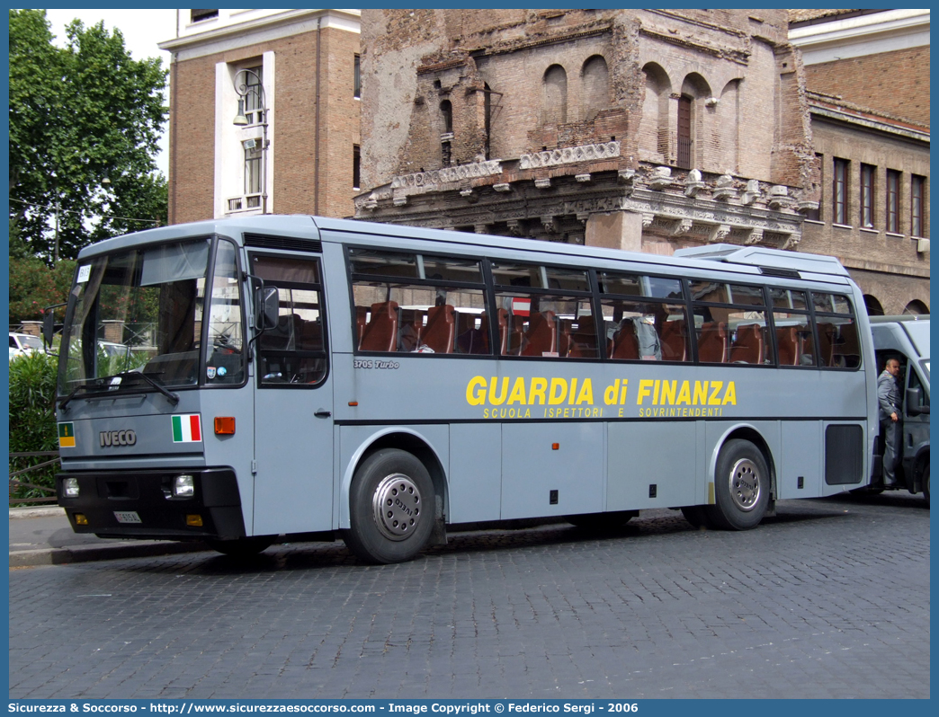 GdiF 615AL
Guardia di Finanza
Iveco 370S Turbo
Scuola Ispettori e Sovrintendenti
Parole chiave: GdiF;G.D.F.;GDF;Guardia di Finanza;Iveco;370S Turbo;615AL