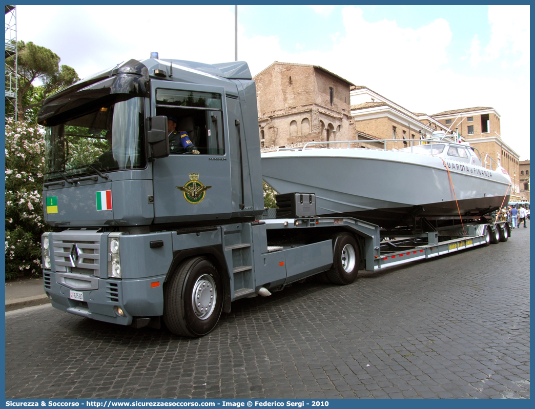 GdiF 615BD
Guardia di Finanza
Renault Magnum 480.18
Parole chiave: GdiF;G.D.F.;GDF;Guardia di Finanza;Renault;Magnum 480.18;615BD