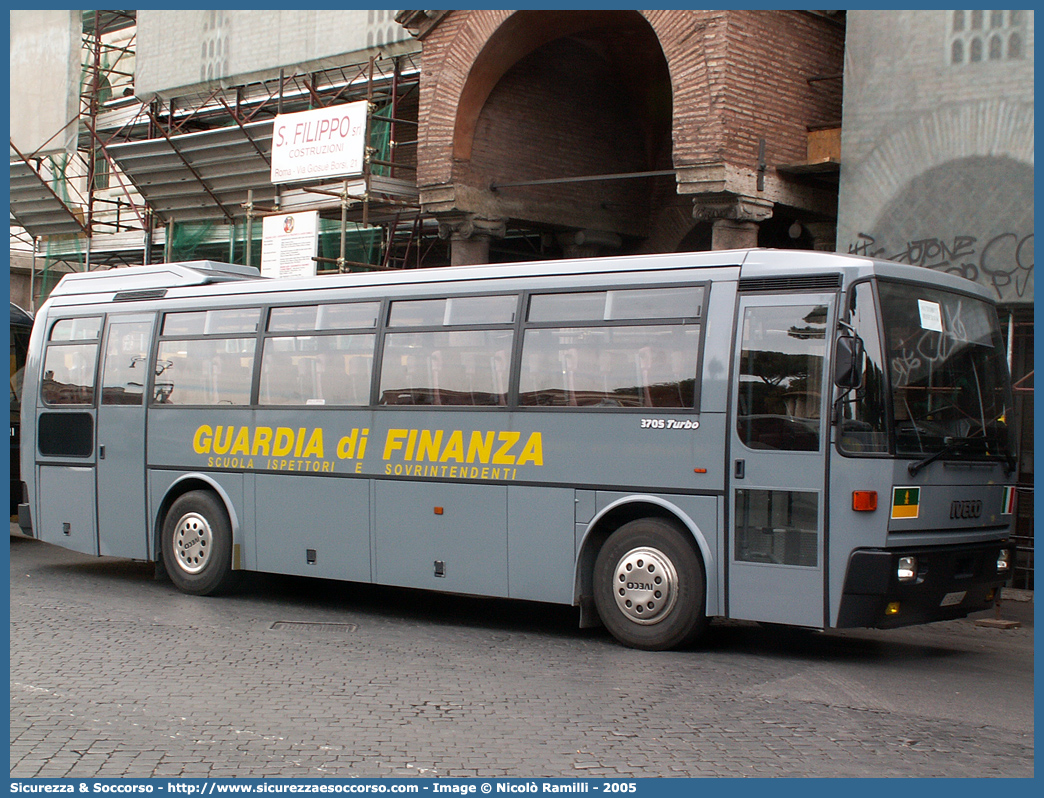 GdiF 616AL
Guardia di Finanza
Iveco 370S Turbo
Scuola Ispettori e Sovrintendenti
Parole chiave: GdiF;G.D.F.;GDF;Guardia di Finanza;Iveco;370S Turbo;616AL