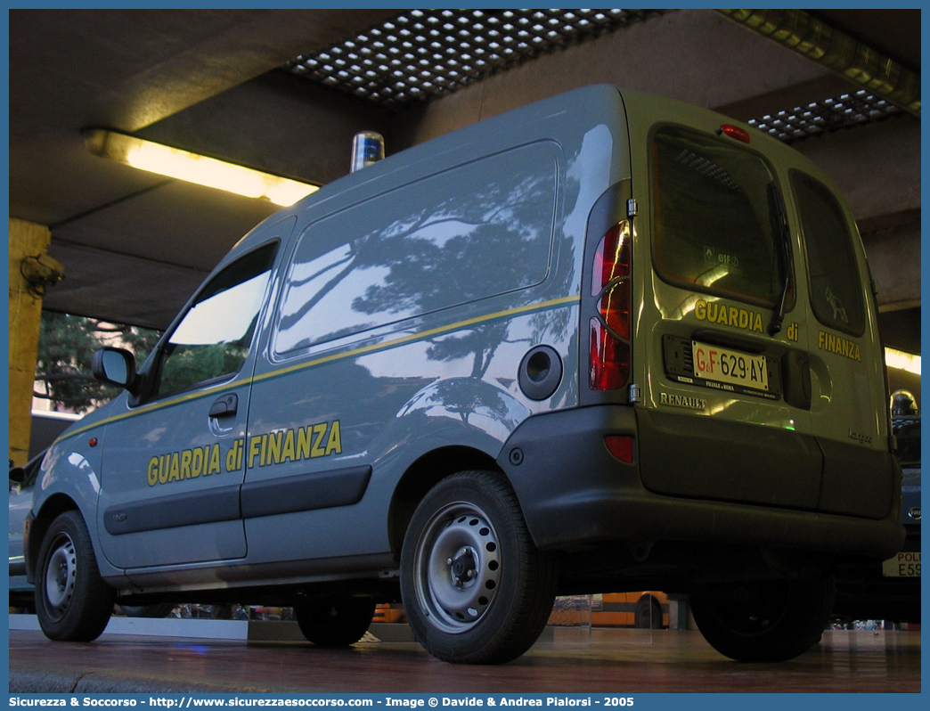 GdiF 629AY
Guardia di Finanza
Servizio Cinofili
Renault Kangoo I serie

Parole chiave: GdiF;G.D.F.;GDF;Guardia di Finanza;Servizio Cinofili;Renault;Kangoo I serie;629AY